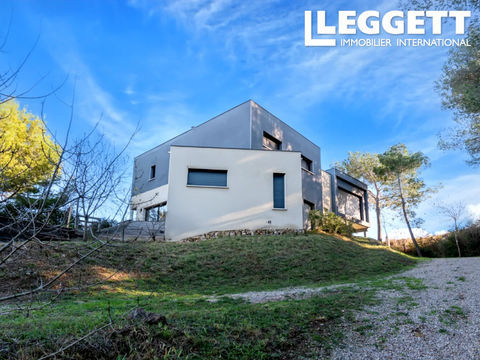   Propri�t� contemporaine d?architecte avec 3 g�tes, piscine et terrain ? configuration modulable maison + g�te Maison - 11 pi�ce(s) - 213 m�