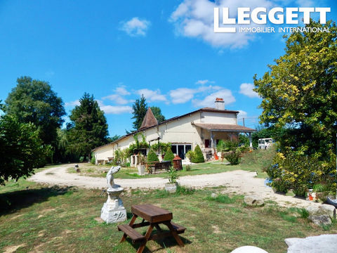 Belle opportunité d'acquérir un commerce clé en main de 4 chambres d'hôtes, 2 gîtes, camping  et bistro/bar. 485000 47290 Monbahus