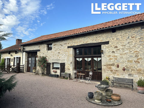   Cette grande propri�t� propose une maison de 2/3 chambres ainsi qu'un g�te  d'une chambre, et une veranda Maison - 14 pi�ce(s) - 300 m�