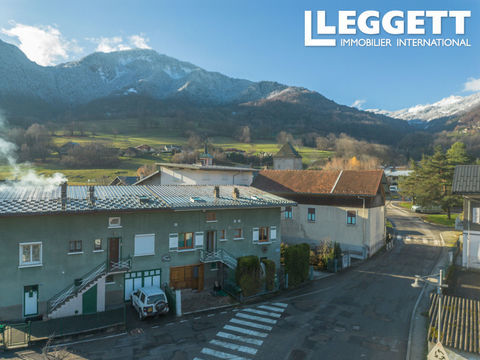   Propri�t� d'environ 200 m� � r�inventer : 4 appartements, jardin et forte valorisation possible Appartement - 10 pi�ce(s) - 199 m�