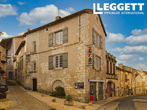   Maison du 16 �me si�cle dans village touristique avec fond de commerce sur 3 niveaux Maison - 4 pi�ce(s) - 160 m�