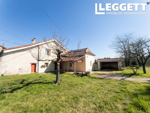   Stunning environment for a country home, with barns and 6 acres of land, featuring a small lake and a spring. Maison - 5 pi�ce(s) - 150 m�