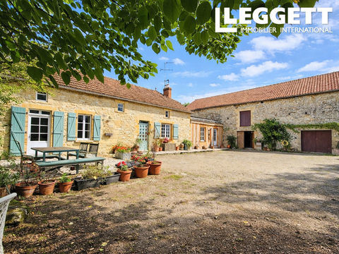   Magnifique propri�t� en pierre r�cemment r�nov�e, deux granges, dans le P�rigord Noir, � proximit� de Sarlat Maison - 12 pi�ce(s) - 214 m�