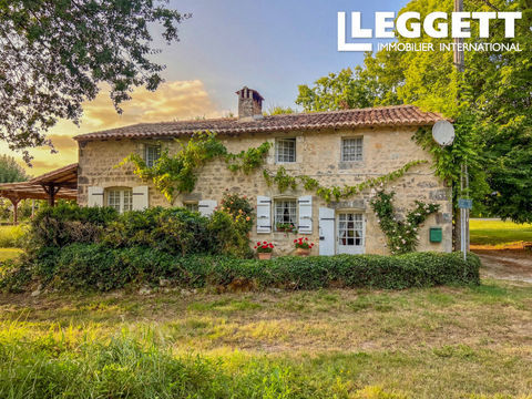   Charmante maison en pierre avec vue panoramique sur la campagne pr�s de Saint-Savinien (Charente-Maritime) Maison - 8 pi�ce(s) - 133 m�