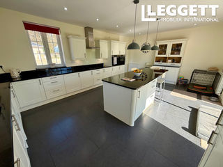  Maison � vendre 10 pi�ces 274 m�