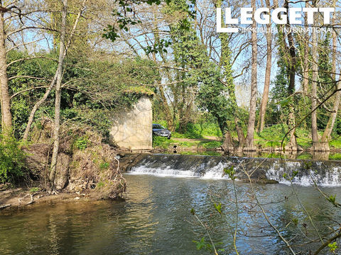   Ancien moulin � eau en ruine au bord de l?Autise, cadre paisible avec parcelles bois�es<br /> Moulin - 4 pi�ce(s) - 130 m�