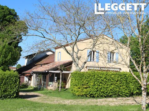   Propri�t� en pierres comprenant deux maisons, studio, grand garage et atelier, terrain, proche commodit�s. Maison - 10 pi�ce(s) - 270 m�