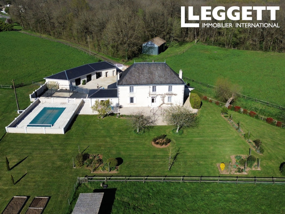 � vendre  Maison Romagne (86700)