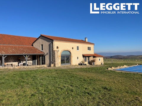   Propri�t� de quatre chambres, deux cuisines et trois salles de bains.<br />.Jardin avec piscine et grange. Maison - 12 pi�ce(s) - 200 m�