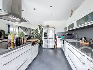  Maison � vendre 6 pi�ces 220 m�