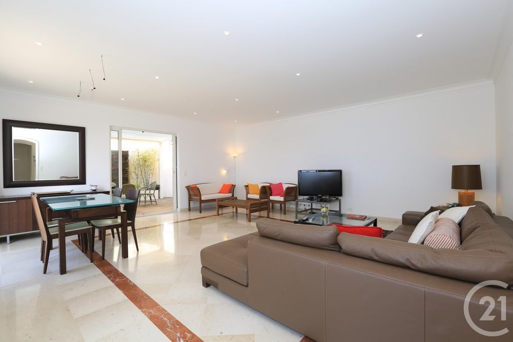 � vendre  Maison �ze (06360)