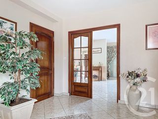  Maison � vendre 8 pi�ces 243 m�