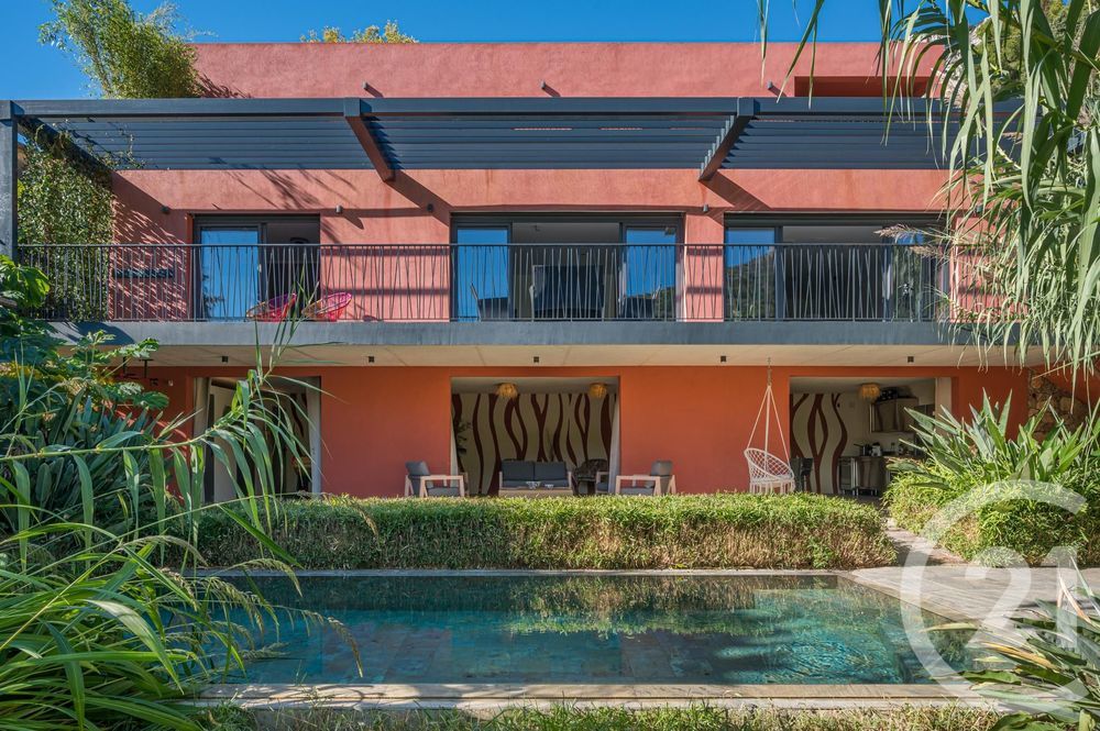 � vendre  Maison �ze (06360)