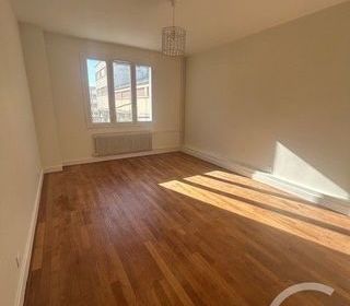  Appartement � louer 3 pi�ces 82 m�