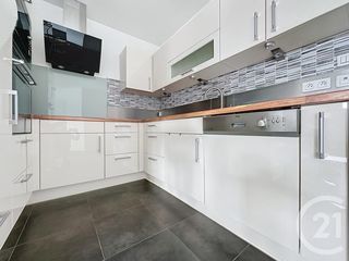  Appartement � louer 4 pi�ces 82 m�