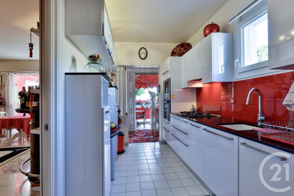 � vendre  Maison Saint-Laurent-du-Var (06700)