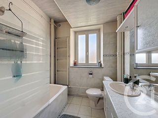  Appartement � louer 4 pi�ces 85 m�