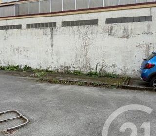  Parking / Garage � louer 