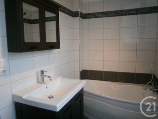  Maison � louer 4 pi�ces 130 m�