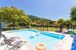  Maison � vendre 6 pi�ces 225 m�