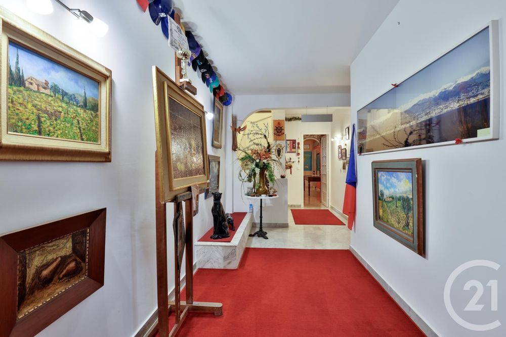 � vendre  Maison Saint-Laurent-du-Var (06700)