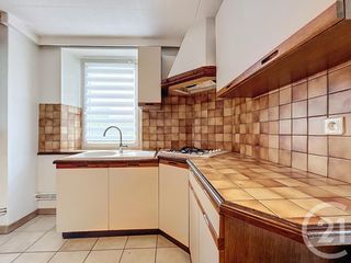  Appartement � louer 5 pi�ces 104 m�