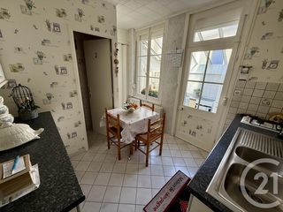  Immeuble � vendre 122 m�