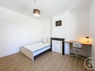  Appartement � louer 7 pi�ces 14 m� Tours