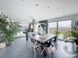  Maison � vendre 6 pi�ces 220 m�