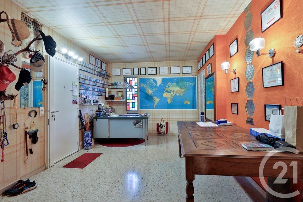 � vendre  Maison Saint-Laurent-du-Var (06700)