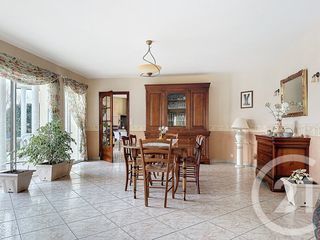  Maison � vendre 8 pi�ces 243 m�