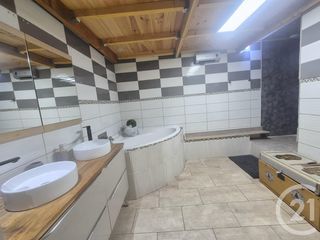  Appartement � vendre 4 pi�ces 174 m�