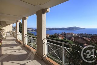  Appartement � louer 4 pi�ces 130 m�