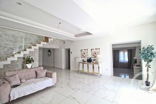  Maison � vendre 7 pi�ces 240 m�