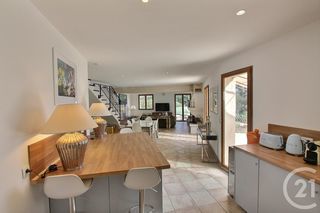  Maison � louer 5 pi�ces 219 m�