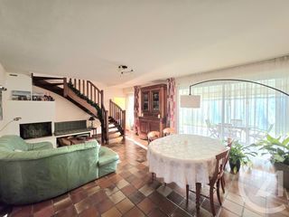  Maison � vendre 10 pi�ces 249 m�