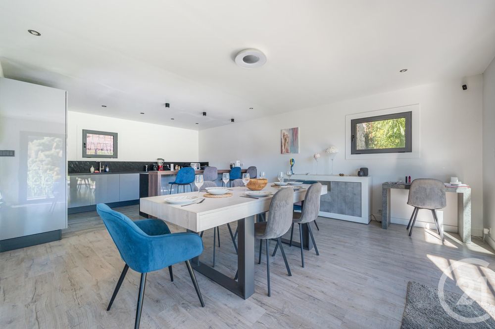 � vendre  Maison �ze (06360)