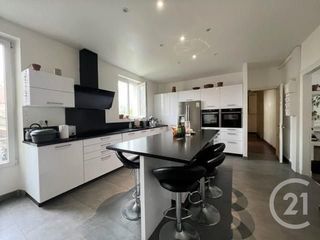  Immeuble � vendre 335 m�