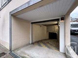  Parking / Garage � louer 10 m�