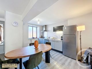  Maison � vendre 4 pi�ces 204 m�