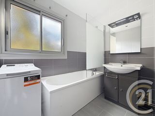  Appartement � vendre 5 pi�ces 97 m�