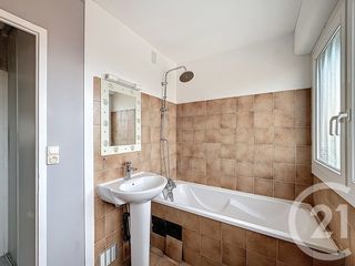  Appartement � louer 4 pi�ces 81 m�