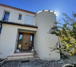  Maison � louer 4 pi�ces 210 m�