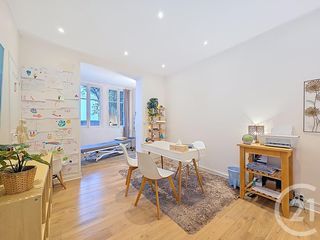  Immeuble � vendre 202 m�