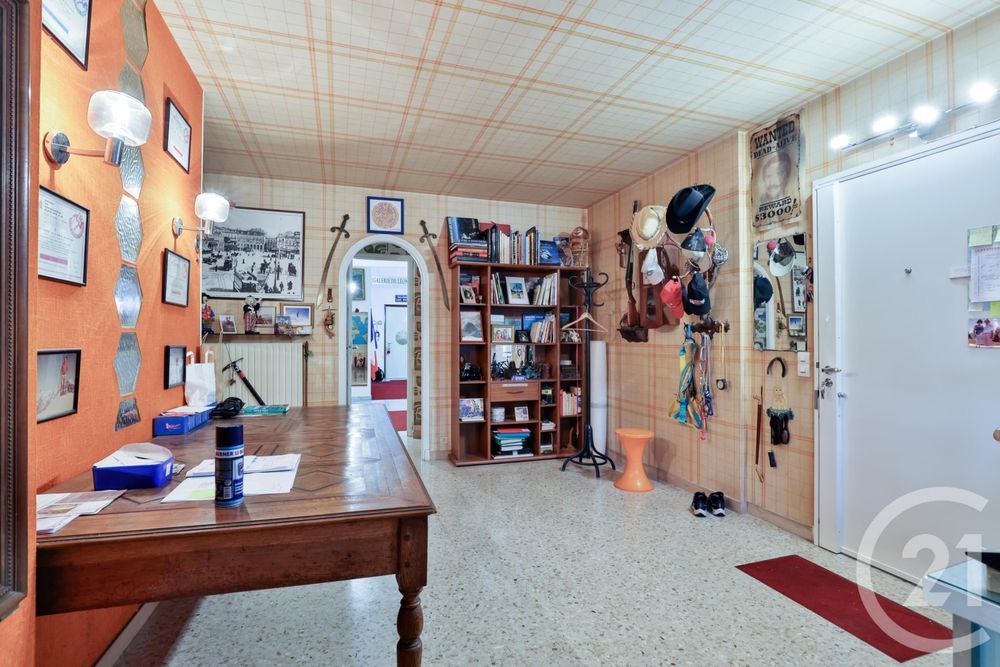 � vendre  Maison Saint-Laurent-du-Var (06700)