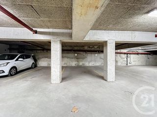  Parking / Garage � louer 10 m�