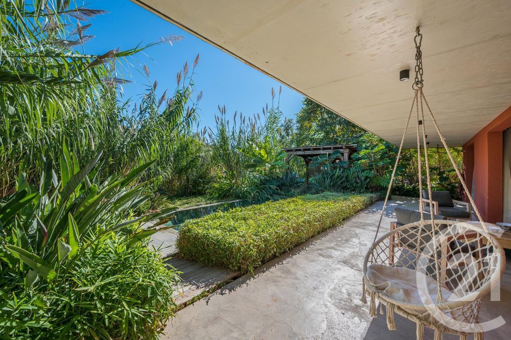 � vendre  Maison �ze (06360)