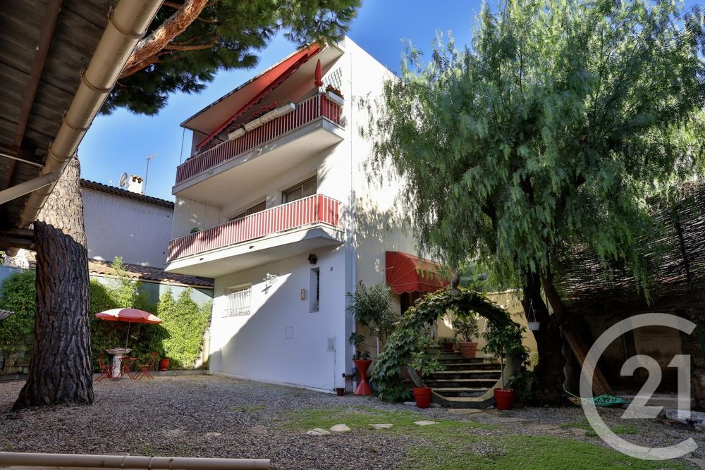 � vendre  Maison Saint-Laurent-du-Var (06700)