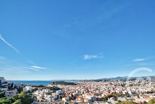  Appartement � louer 7 pi�ces 221 m� Nice
