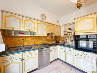  Appartement � louer 6 pi�ces 143 m�